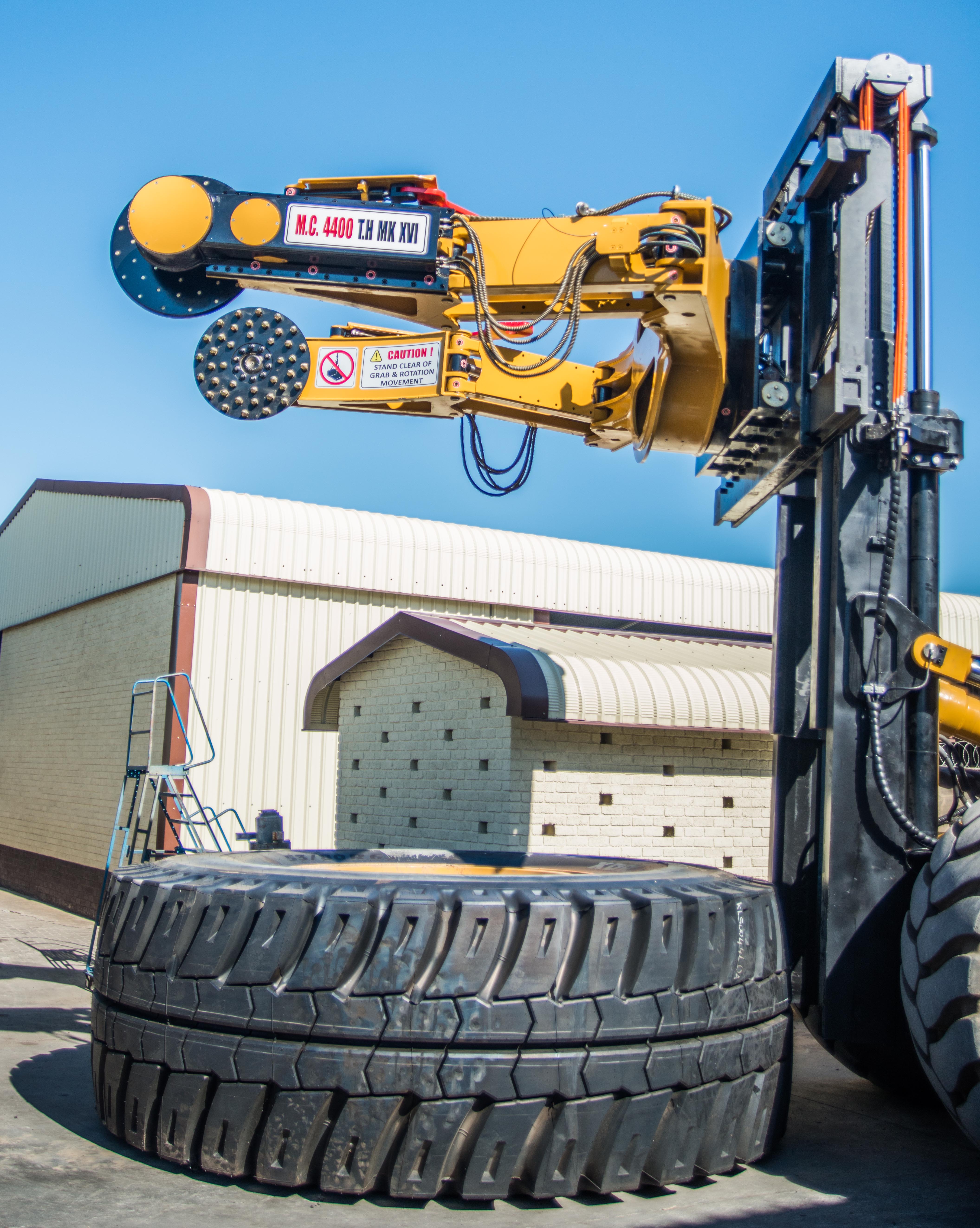 MC4400 tyre handler